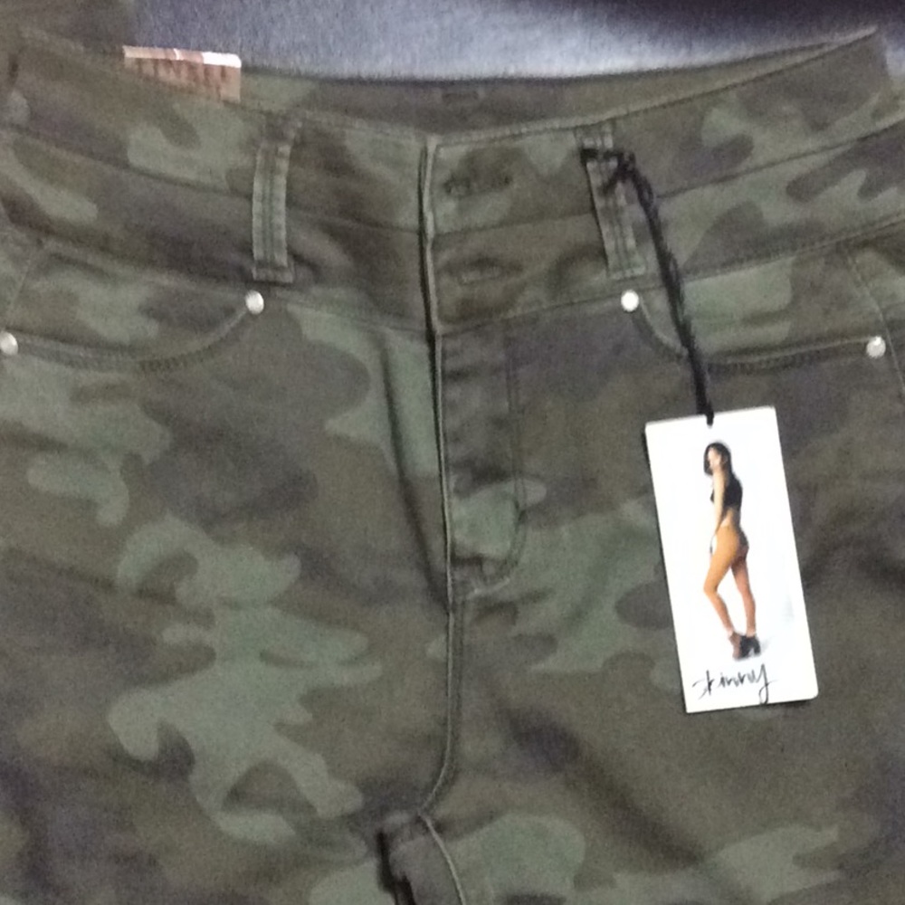 Pants - Picture 2 of 7